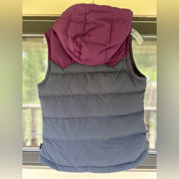 Patagonia Women’s Bivy Hooded Vest, size small - Picture 3 of 4